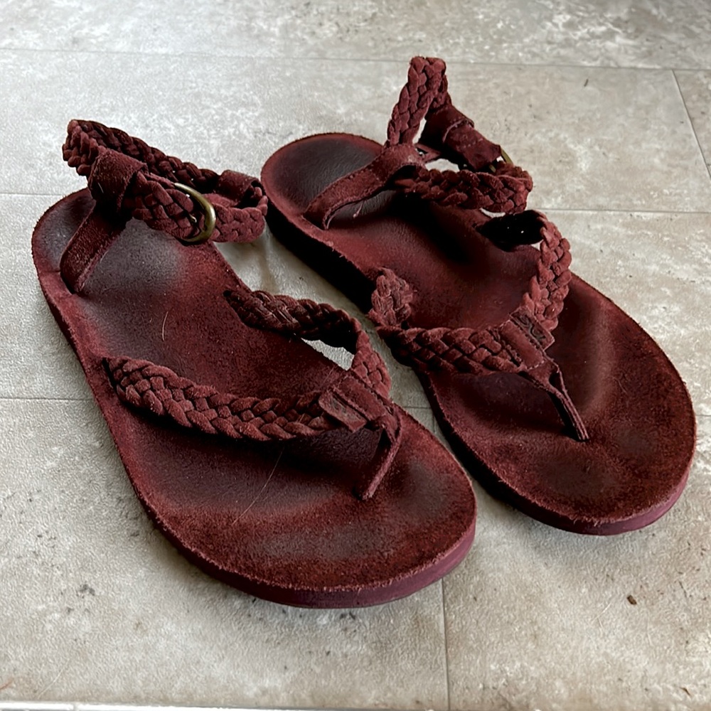 Teva Original Braided Suede Sandal-Size 8-Maroon